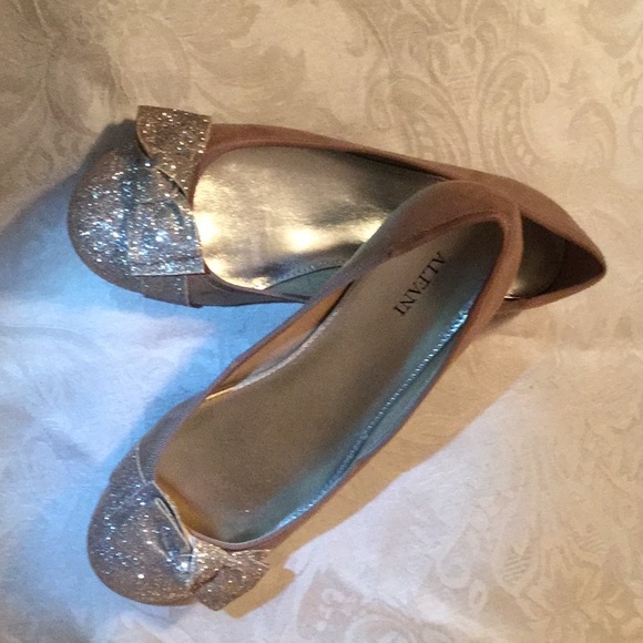 Shoes - Picture 1 of 2